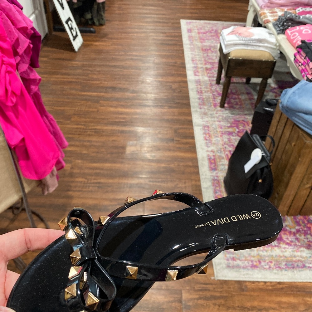 Black bow sandal